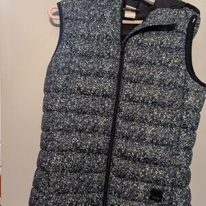 Lole Men's Textured Navy Puffer Vest